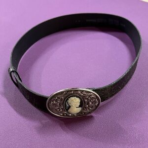 Tristan Black Belt with Silver Cameo Buckle